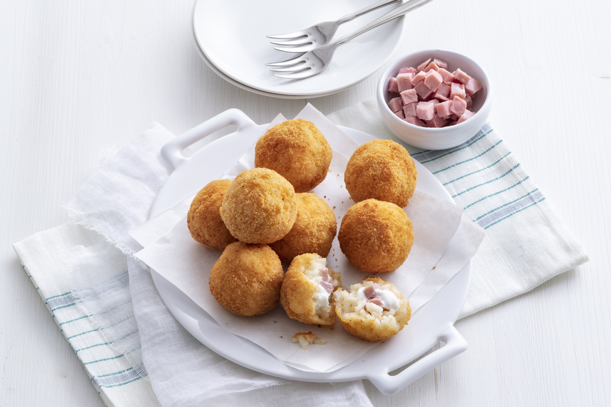 Mini rice balls with ham and smoked cheese