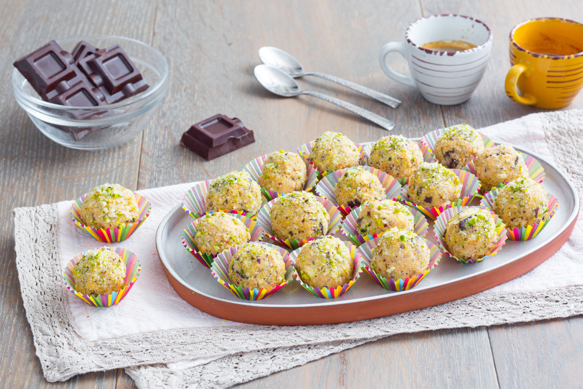 Gluten-free ricotta and chocolate truffles