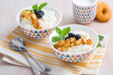 Rice pudding and cookies