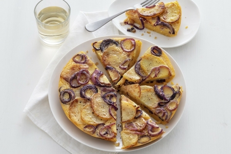 Fake omelette with potatoes and onions