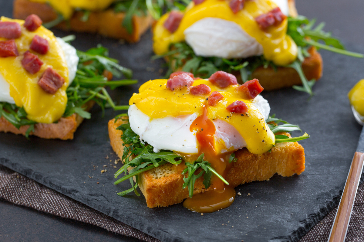 Crostino with Eggs Benedict and Bacon