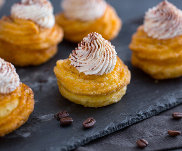 Zeppole with mascarpone cream and coffee