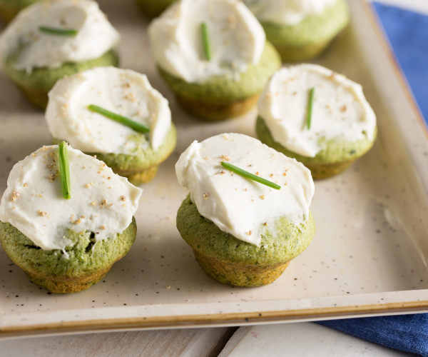 Mini muffins with spinach and goat cheese
