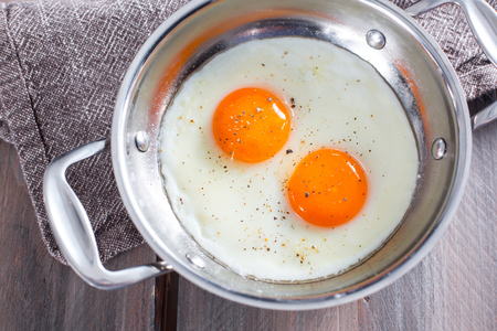 Eggs al tegamino