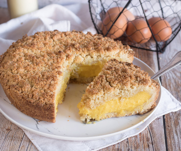 Sbriciolata with Custard