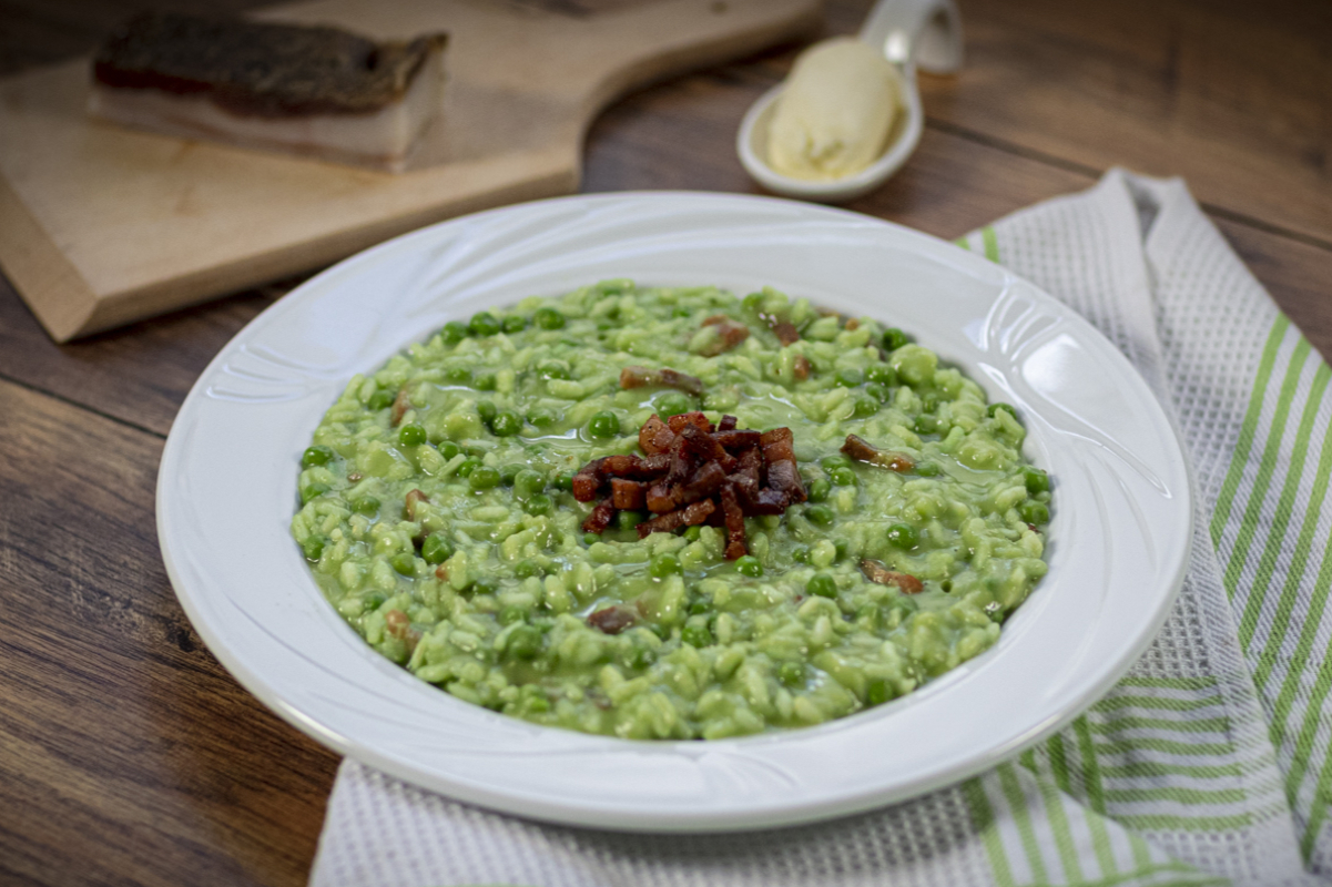 Risotto with bacon and pea cream