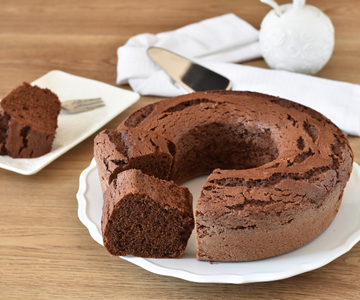 Water and cocoa bundt cake