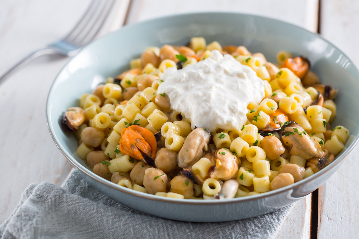 Pasta with chickpeas, mussels, and burrata