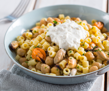 Pasta with chickpeas, mussels, and burrata