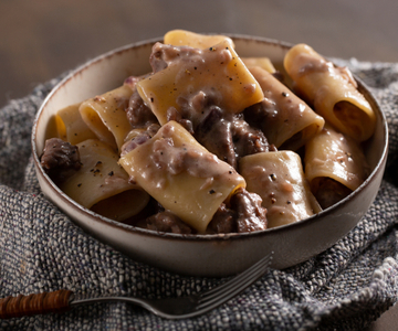 Paccheri cheese, pepper and sausage