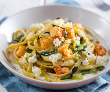 Pasta with robiola cream with shrimp and zucchini