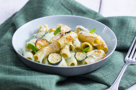 Baked pasta with zucchini cream