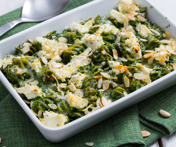 Baked pasta with spinach and ricotta