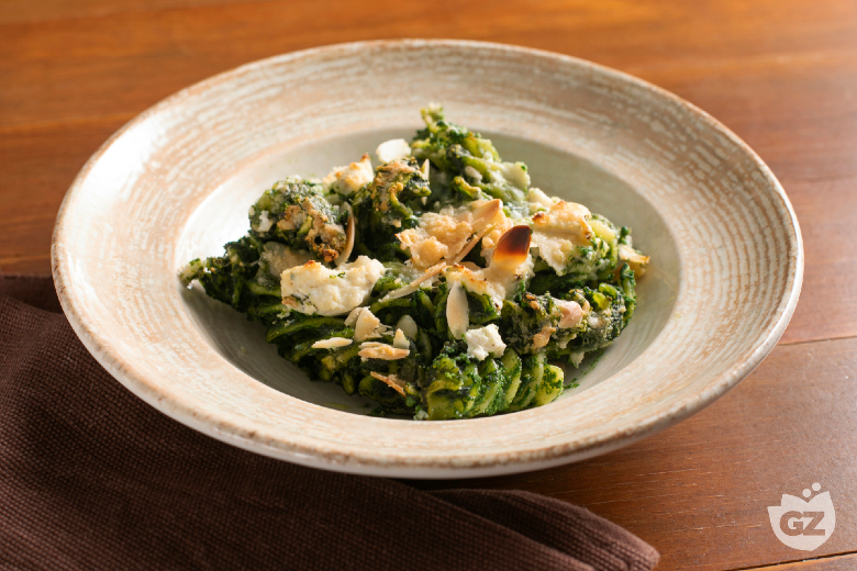 Baked pasta with spinach and ricotta