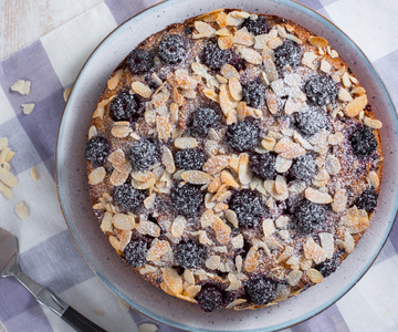 Blackberry and ricotta cake