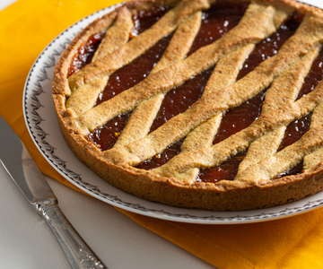 Pistachio and Orange Tart with Apricot Jam