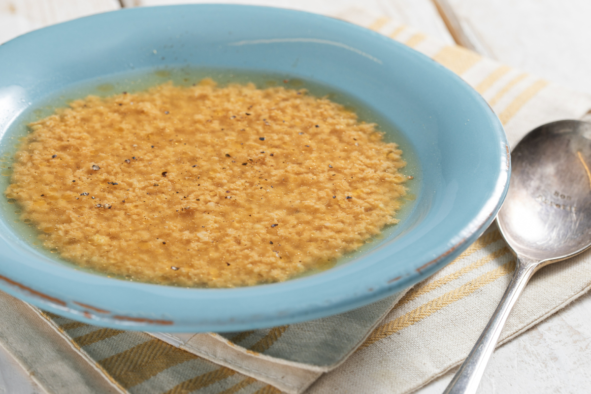 Stracciatella in vegetable broth