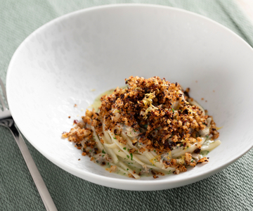Linguine with lupins and crispy peppers