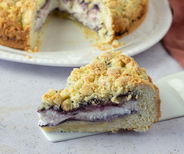 Crumble with Ricotta and Jam