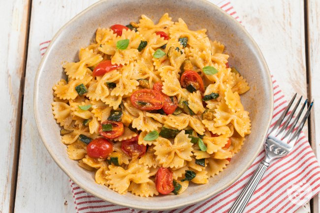 Zucchini and Cherry Tomatoes Pasta - Italian recipes by GialloZafferano