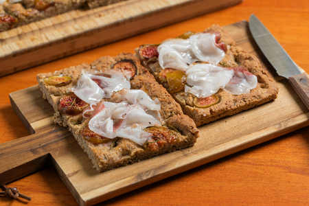 Five-grain focaccia with figs and lard