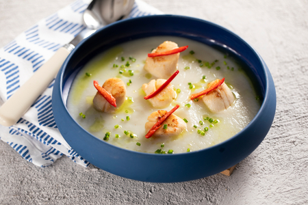 Jerusalem artichoke cream with seared scallops