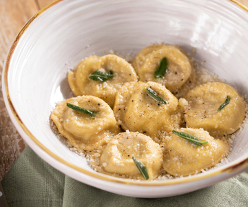 Capon stuffed ravioli