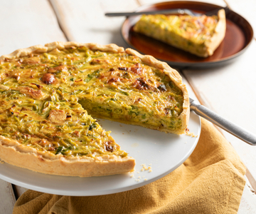 Savory pie with leeks and brie