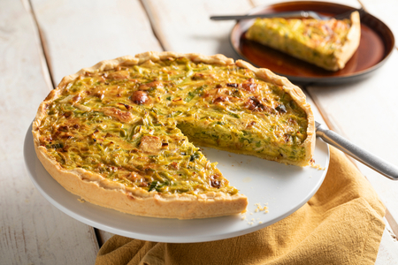 Savory pie with leeks and brie