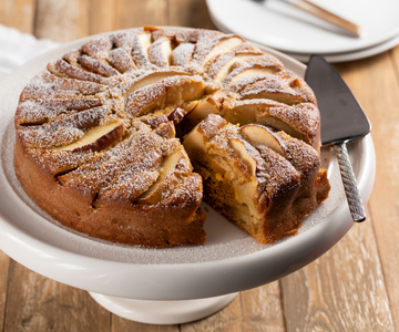 Apple and Walnut Cake
