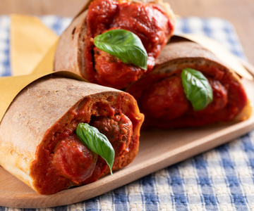 Cuzzetiello with meatballs