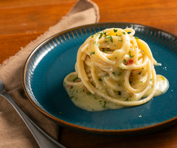 Risotto-style Spaghetti with Garlic, Oil, and Chili Pepper
