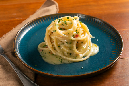 Risotto-style Spaghetti with Garlic, Oil, and Chili Pepper