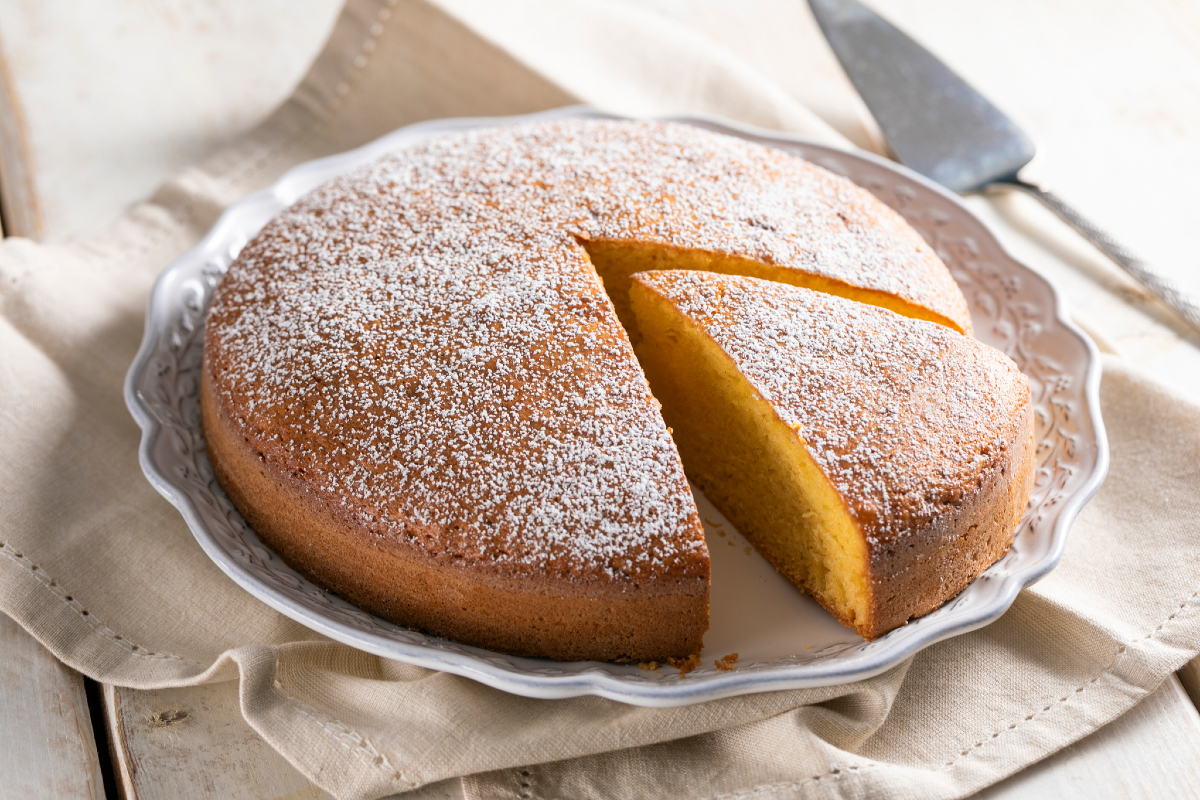 Cake with mascarpone in the batter