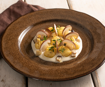 Gnocchi with mushrooms and provola