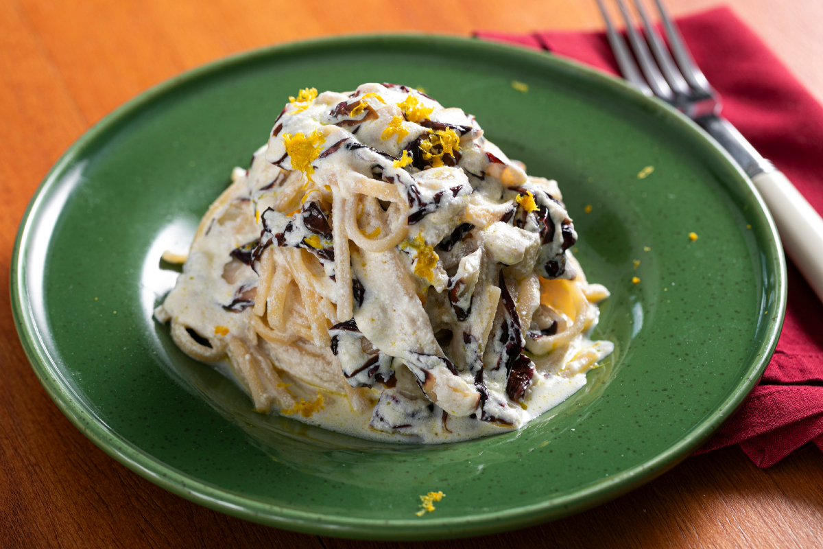 Linguine with ricotta and radicchio