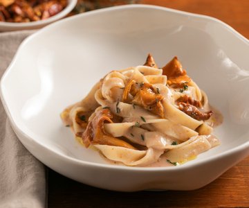 Pasta with Bean Cream and Mushrooms