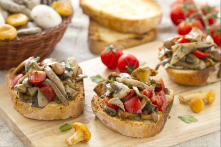 Bruschetta with Sautéed Mushrooms
