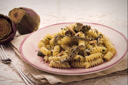 Fusilli with artichokes and goat cheese