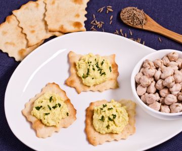 Classic Puff Pastries with Hummus