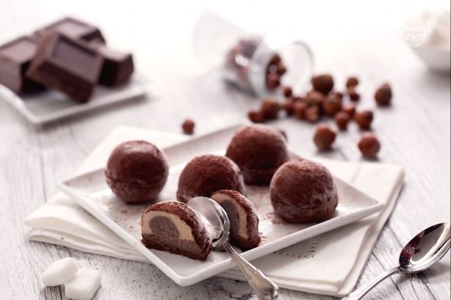 Ice Cream Truffle - Italian recipes by GialloZafferano