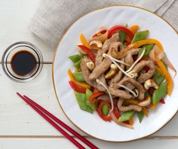 Veal Strips with Crunchy Vegetables