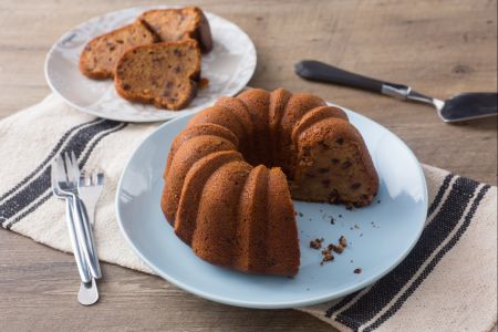 Apricot and Date Sugar-Free Bundt Cake