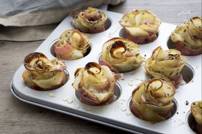 Potato and Bacon Roses - Italian recipes by GialloZafferano