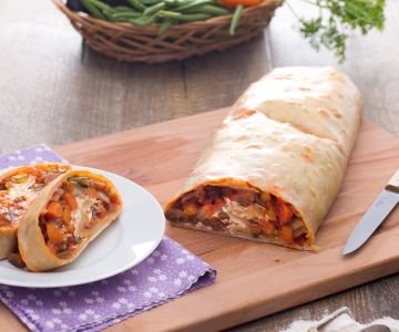 Strudel filled with vegetable ragout and cheese