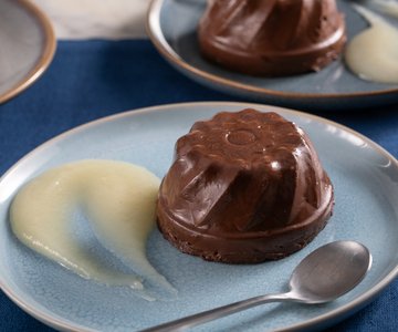 Chocolate and Nutmeg Pudding with Apple Coulis