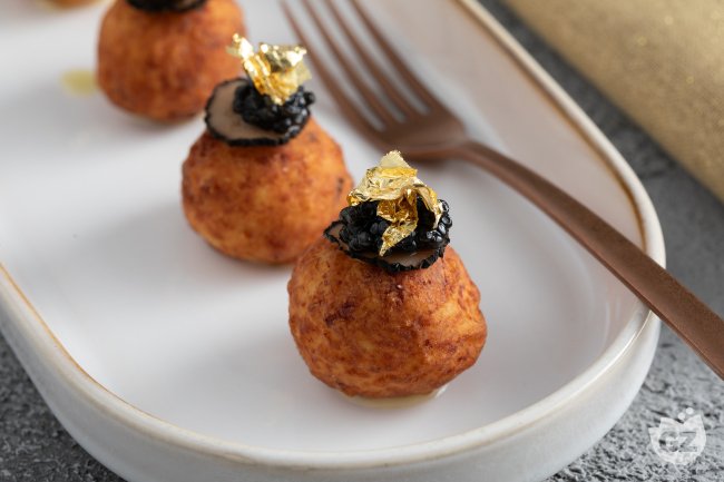 Fried Chicken Meatballs with Caviar and Truffle - Italian recipes by GialloZafferano