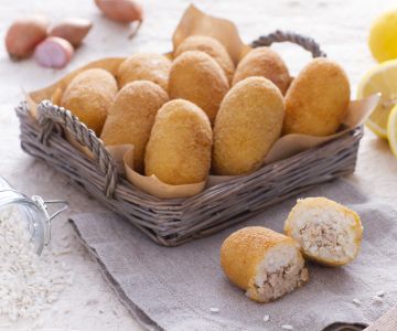 Rice croquettes with tuna and lemon