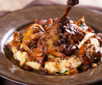 Chicken stew with chestnuts and mushrooms