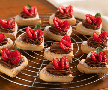 Puff Pastry Hearts with Raspberries and Hazelnut Cream